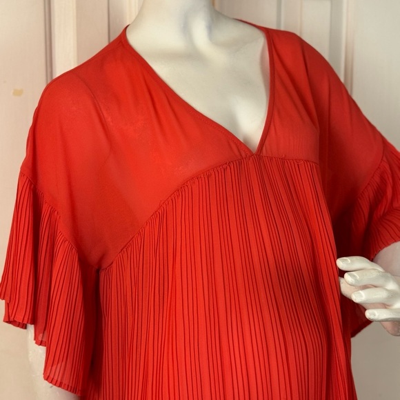Umgee Red Pleated Batwing Blouse. C34 - Picture 5 of 10